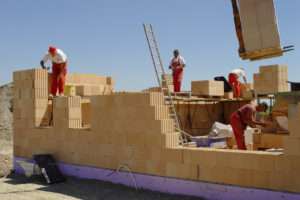 Этапы профессионального строительства дома: от планирования до завершения проекта