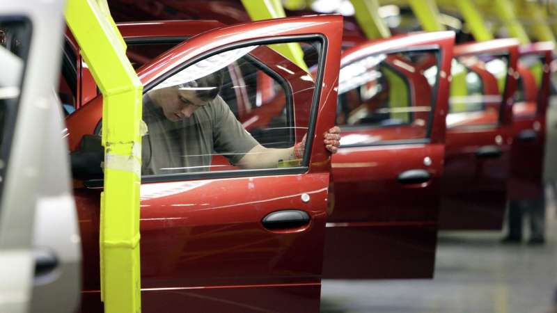 Россия удвоила экспорт легковых авто в Казахстан в 2025 года