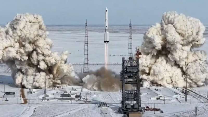 С космодрома Байконур стартовала ракета "Протон-М"