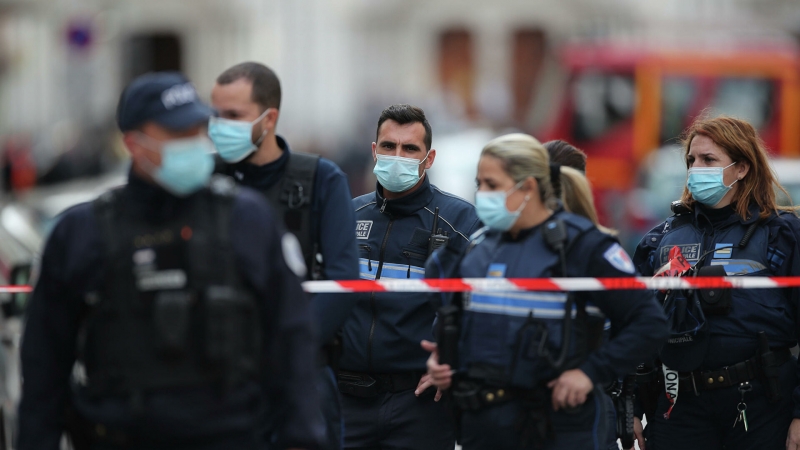 СМИ: около больницы в Париже произошла стрельба, есть двое раненых